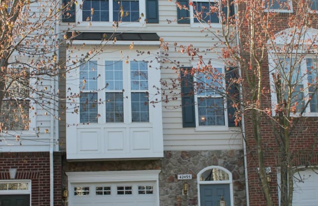42495 MAGELLAN SQUARE - 42495 Magellan Square, Brambleton, VA 20148
