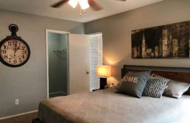 7972 Pipers Creek St Gallery 1