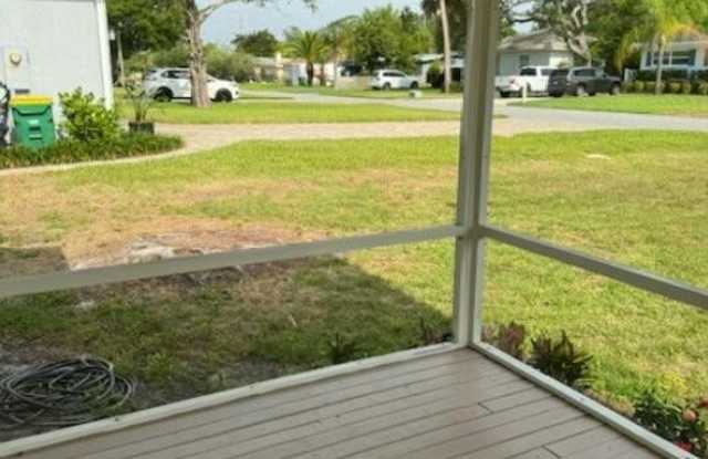 1220 PALM Circle Gallery 3