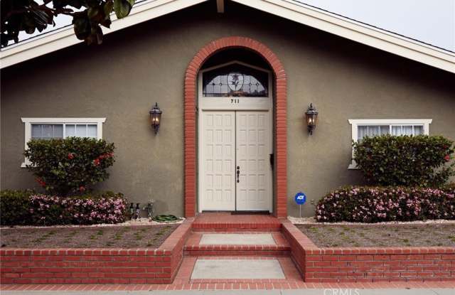711 11th - 711 11th Street, Huntington Beach, CA 92648
