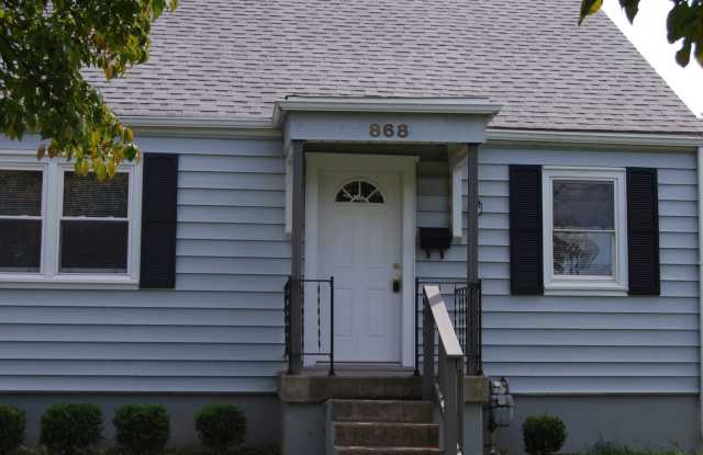 Four Bedroom / 1.5 Bath Home in Parkway Village (Near U of L) photos photos