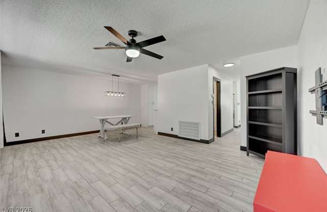 573 Greenbriar Townhouse Way Gallery 4