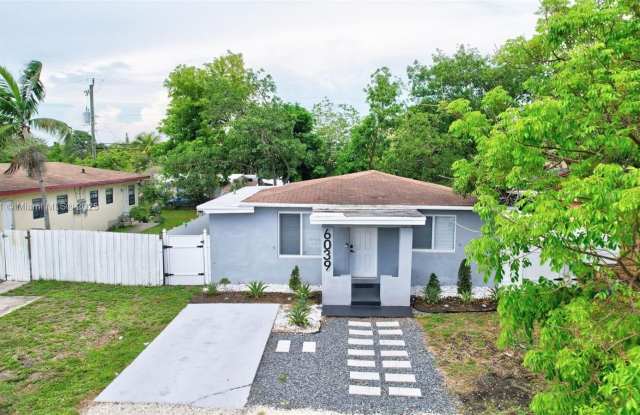 6039 SW 38th St photos photos