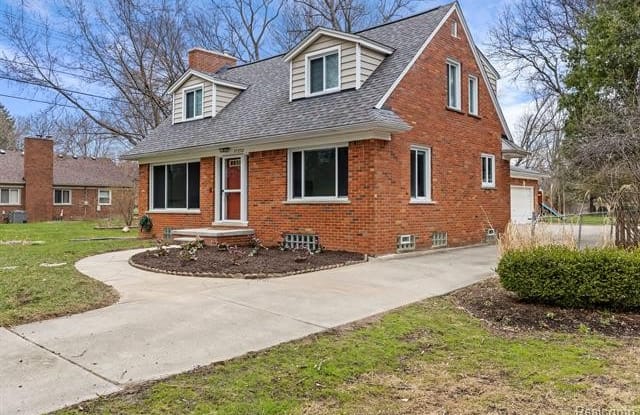 27252 BLOOMFIELD Drive - 27252 Bloomfield Drive, Lathrup Village, MI 48076