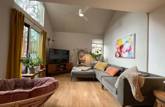 Nature’s Paradise in Shanahan Ridge - Fully Furnished photos photos