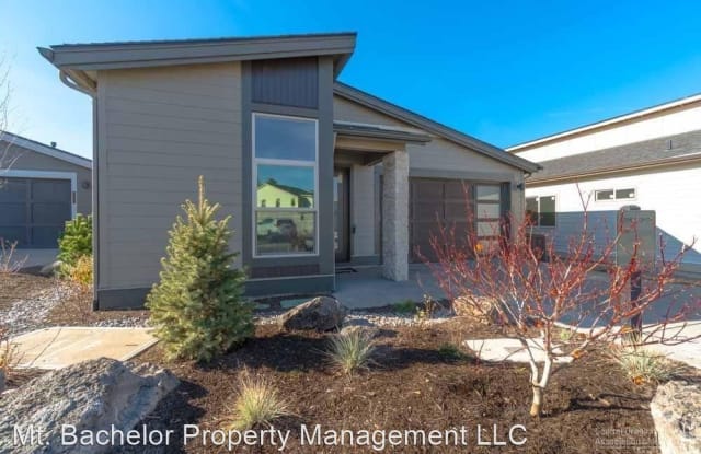 2577 NW RIPPLING RIVER CT - 2577 Northwest Rippling River Court, Bend, OR 97703