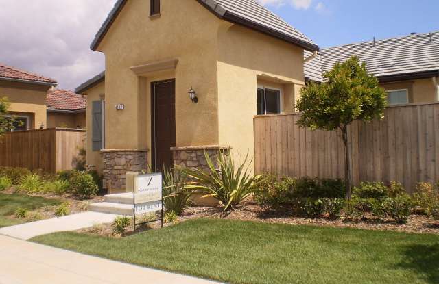 Fantastic 3 Bedroom/2 Bath Harlan Ranch Patio Home for Lease photos photos