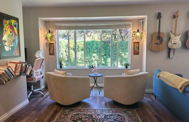 Quiet Kirkland Condo near Downtown Available 10/15/25 photos photos