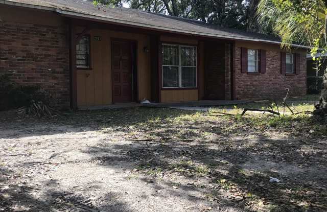 2911 E Chelsea St - 2911 East Chelsea Street, Tampa, FL 33610