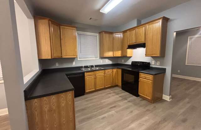 Charming  Spacious Three Bedroom, Two Bathroom Single Family Home photos photos