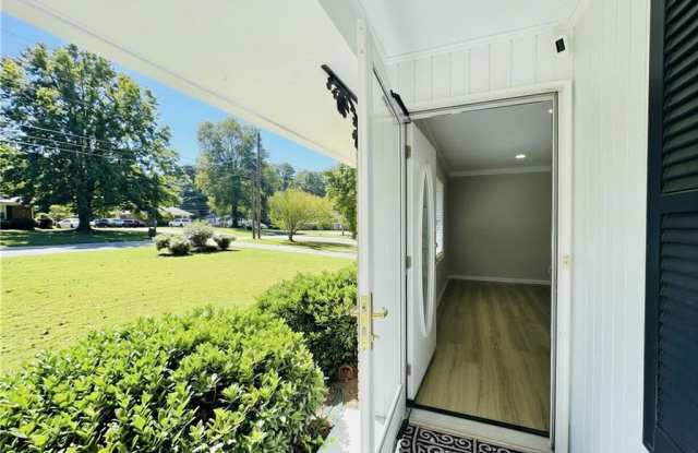 4104 Cedar Knoll Drive Gallery 2