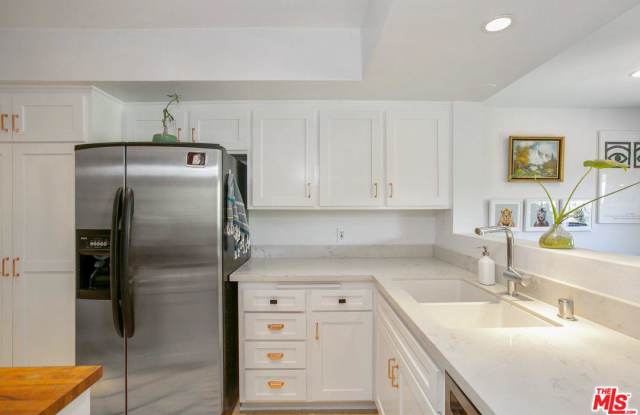 6736 HILLPARK Drive Gallery 3