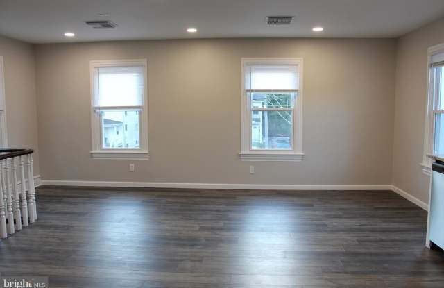 34 DELSEA DR S Gallery 4