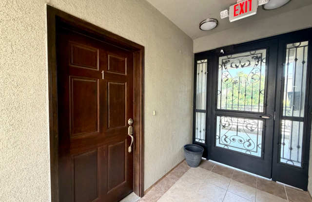 Fabulous 3Bed 2.5bath North Hollywood Condo! Gallery 3