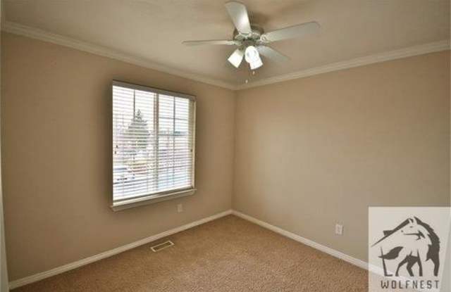 4667 South Midway Drive Gallery 3