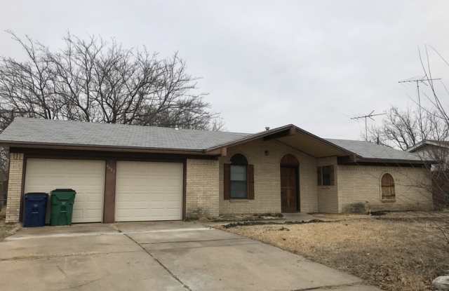 6605 Summertime Ln - 6605 Summertime Ln, Watauga, TX 76148
