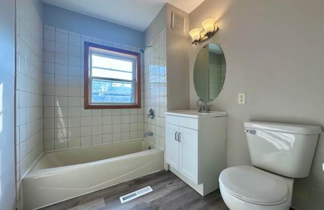 Impressive 5-bedroom 2-bathroom House for rent in St. Paul!! photos photos Impressive 5-bedroom 2-bathroom House for rent in St. Paul!! photos photos
