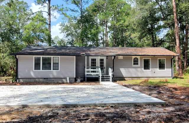 Southern Comfort Living: Exquisite 3BR/2BA Rental Home on 3 Acres near Moody Air Force Base - 6250 Chancy Drive, Lowndes County, GA 31632