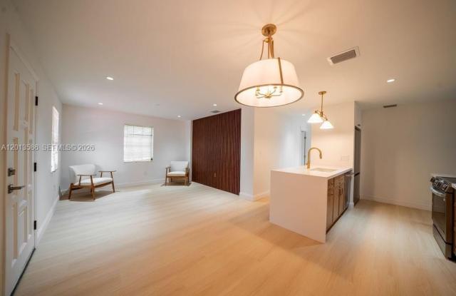 1550 S Greenway Dr photos photos
