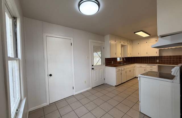 Charming Home with a Large Backyard COMING SOON! Gallery 4