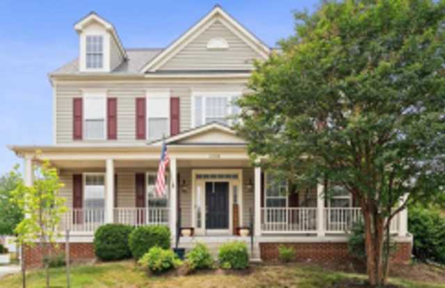 Welcome home to this beautifully maintained 4-bedroom, 2.5-bath single-family home in the highly desirable Broadlands community! photos photos