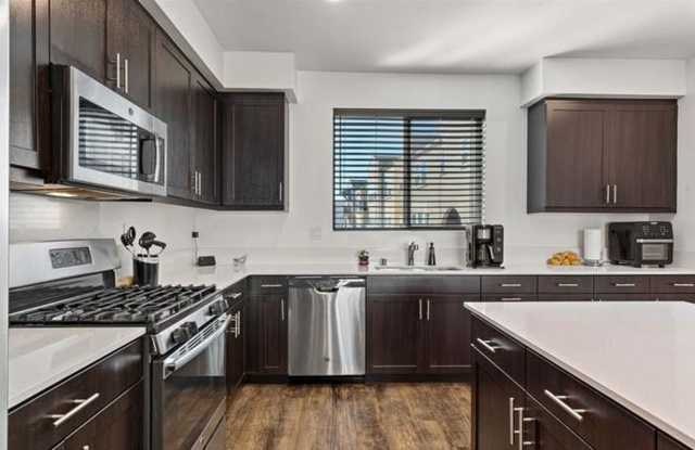 4 Bedroom Condo in the Playa del Sol Community Gallery 3