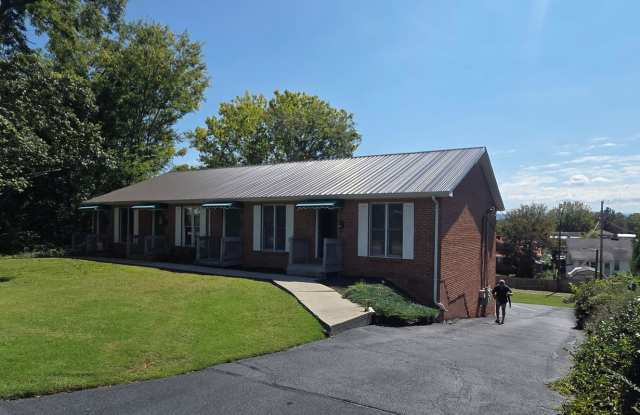 2 bedroom 1 Bath Brick condo great location and back deck photos photos