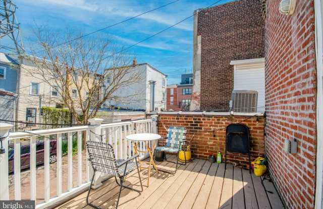 4327 MAIN Street unit: 2 photos photos