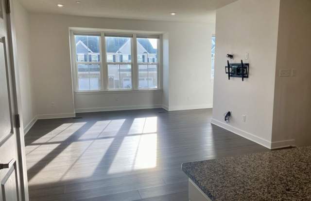 221 Cranesbill Drive Gallery 2