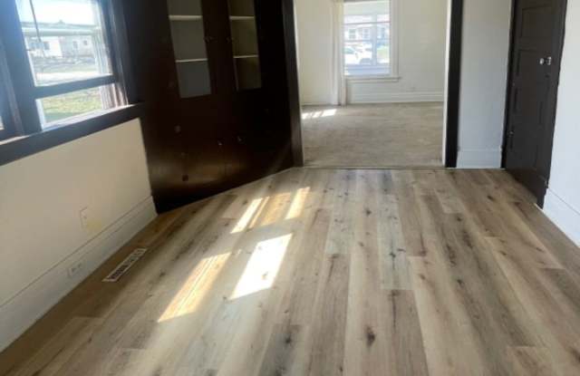 2 Bed - 1 bath house for Rent! **1/2 OFF 1st MONTH RENT!!** Gallery 4