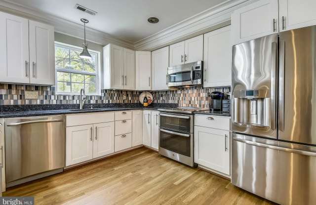 509 HILLSMERE DRIVE Gallery 3