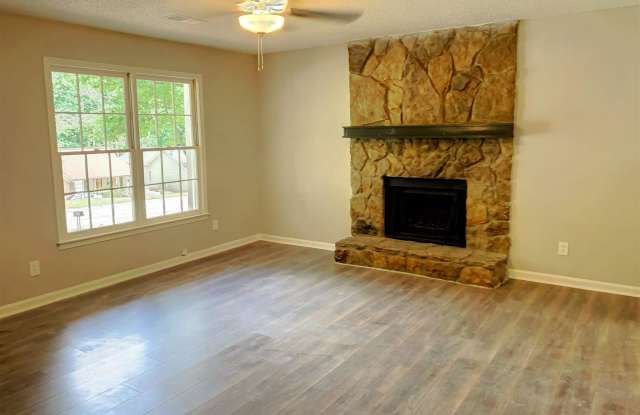 2048 Summertown Dr Gallery 3