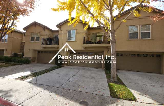 Nice 2bd/2ba North Natomas Condo with 2 Car Garage Gallery 3