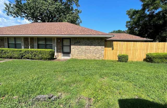 1501 W HOUSTON photos photos