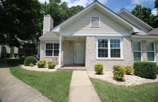 Maintenance free 2 bed and 2 bath condo in award winning golf course community of Kiln Creek photos photos