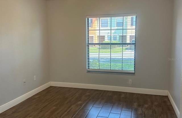 2516 EDGEWATER FALLS Drive Gallery 4