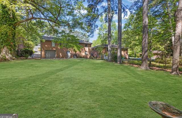 2288 Bryant Drive Gallery 2