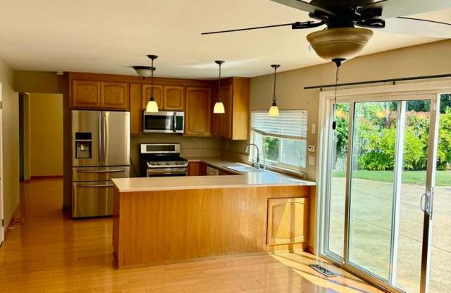 Spacious 4-Bedroom, 3-Bath Home with Pool in Clayton! Gallery 4