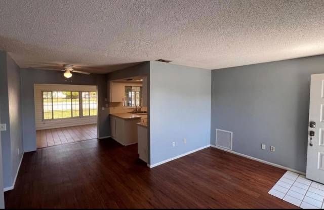 9103 Whitman Ln Gallery 3