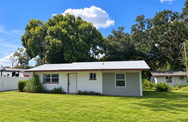 Recently Remodeled 2BR/1BA Zephyrhills Home – Water & Sewer Included! Gallery 1