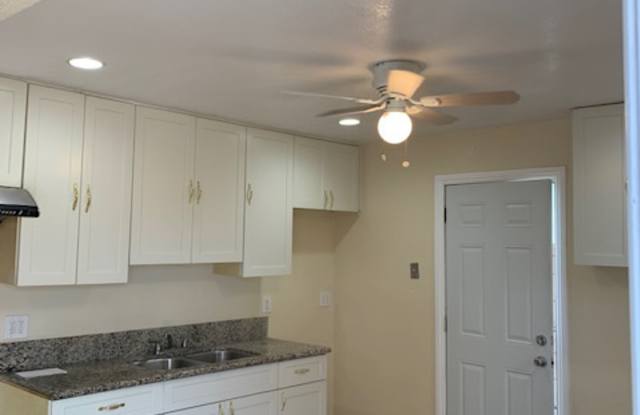 835-837-839 West Poplar Street - 835 Gallery 4