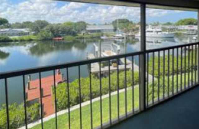 662 Yardarm Drive photos photos