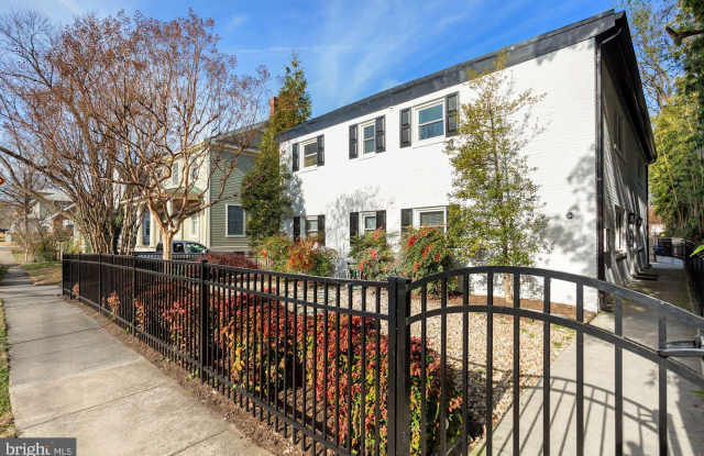 504 E ALEXANDRIA Avenue Gallery 1