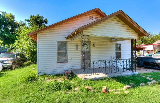 1 Bedroom Home w/appx 1200 SqFt of Workshop Space Gallery 3