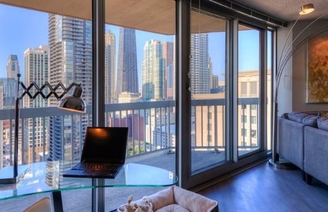 10 E Grand Ave - 10 East Grand Avenue, Chicago, IL 60611