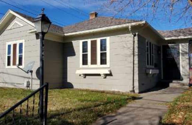1545 21st Ave - 1545 21st Avenue, Moline, IL 61265