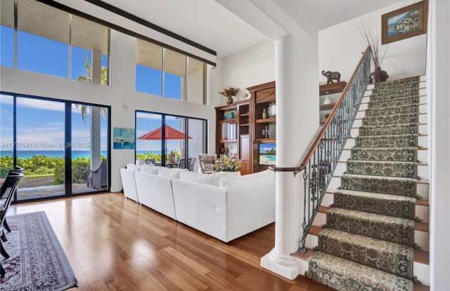 2000 N Ocean Blvd photos photos