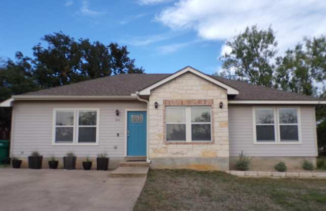 204 W Greencastle - 204 West Greencastle Drive, Granite Shoals, TX 78654
