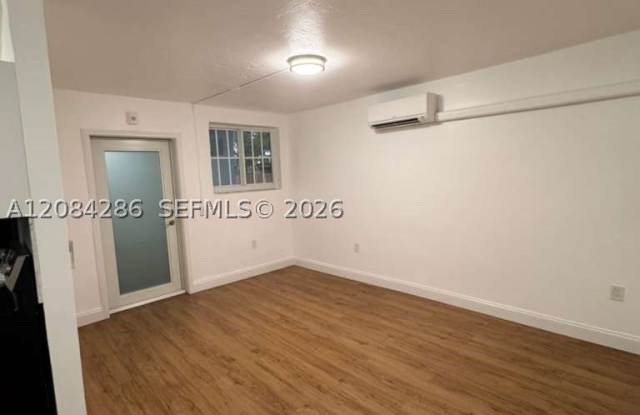 160 NE 55th St Gallery 3