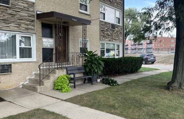 7701 W Marwood Avenue Gallery 1